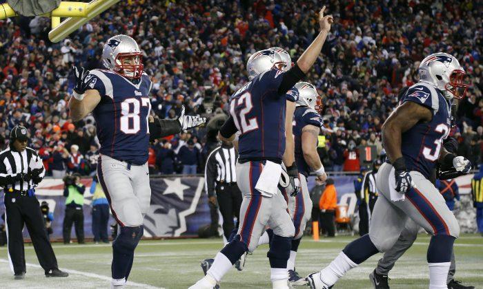 New England Patriots News, Rumors: Darrelle Revis, Tom Brady, Rob Gronkowski, Aaron Hernandez