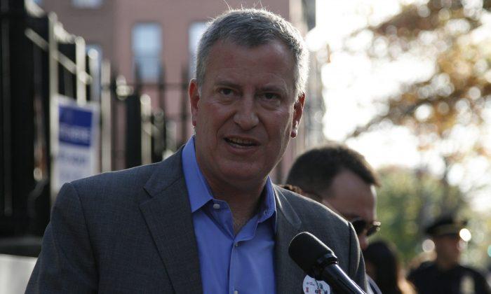 As Promised, NYC Mayor de Blasio Votes on Democratic Line