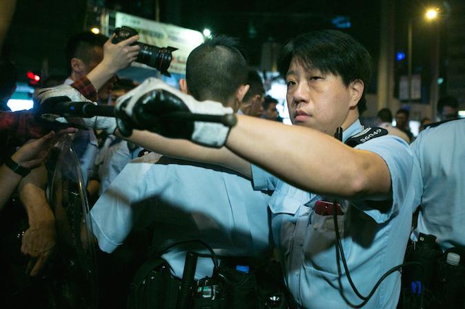 Hong Kong Occupy Central Nov. 5-6 Live Blog, Photos, Videos: Police Clear Protesters in Mong Kok, Violence Used
