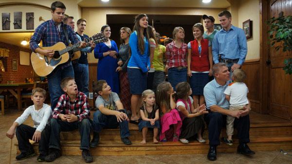 Bates Family: Duggar Friends Discuss Their 19 Kids and Upcoming TV Show (+Video)
