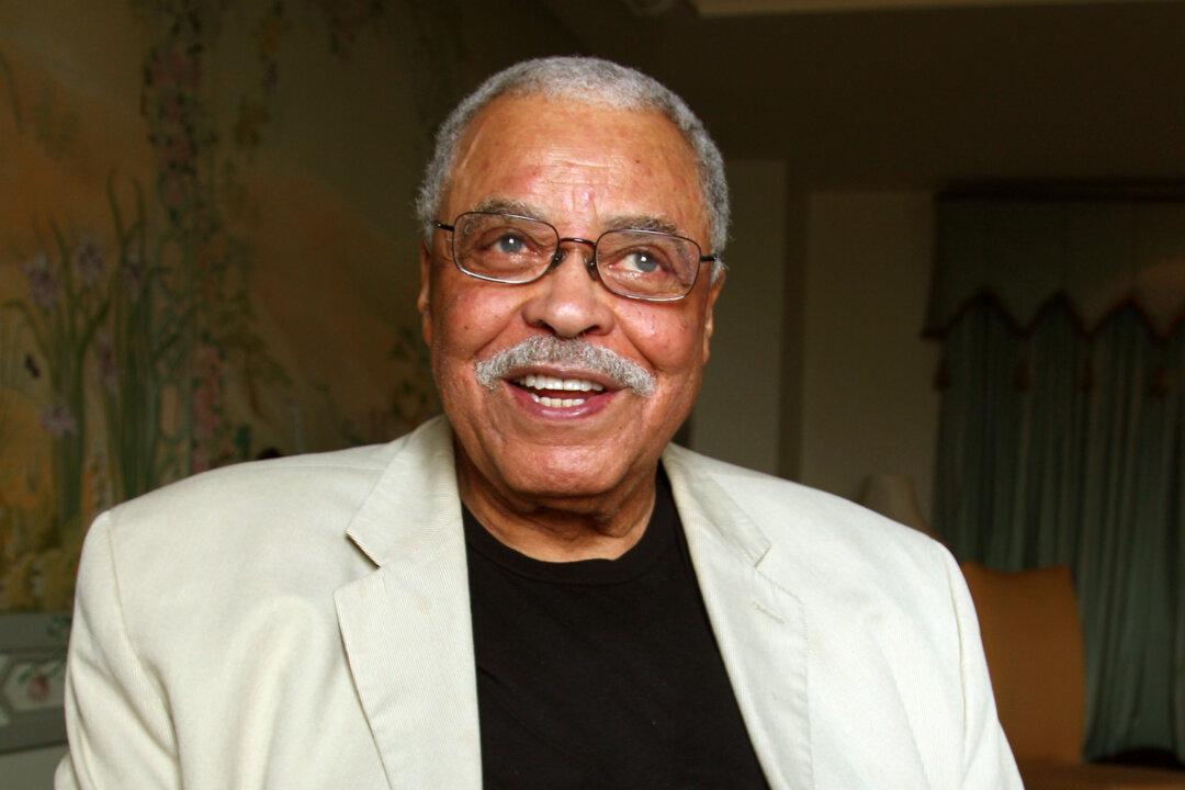 James Earl Jones, Longtime Actor Who Voiced Darth Vader, Dies at 93