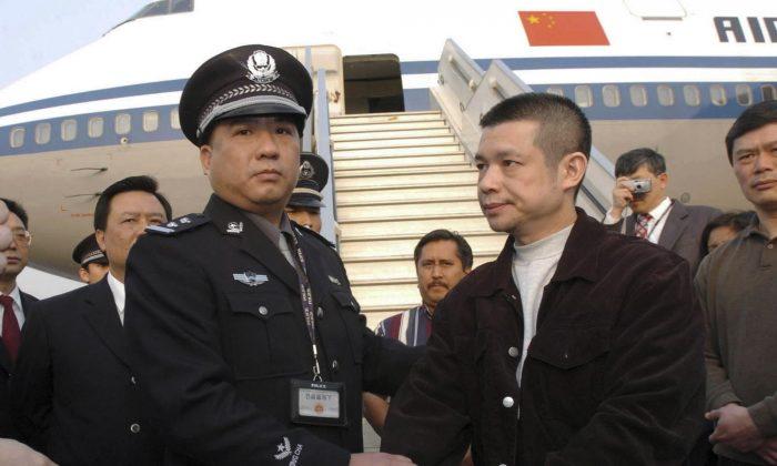 How Desperate Chinese Officials Try to Stave Off the Authorities