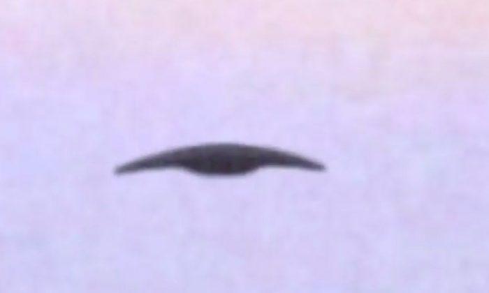 UFO ‘Abducts’ Car in North Dakota; Another ’Huge Triangle UFO' Apparently Filmed in NJ (Video)