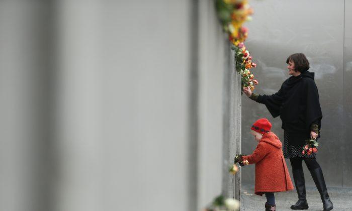 European Politicians Remember the Fall of the Berlin Wall