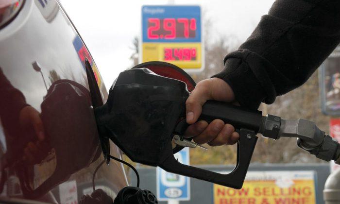 Gas to Average Under $3 in 2015, Gov’t Says
