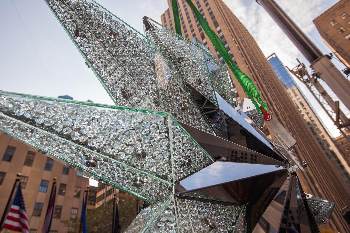 Swarovski Star Ascends Rockefeller Christmas Tree in NYC