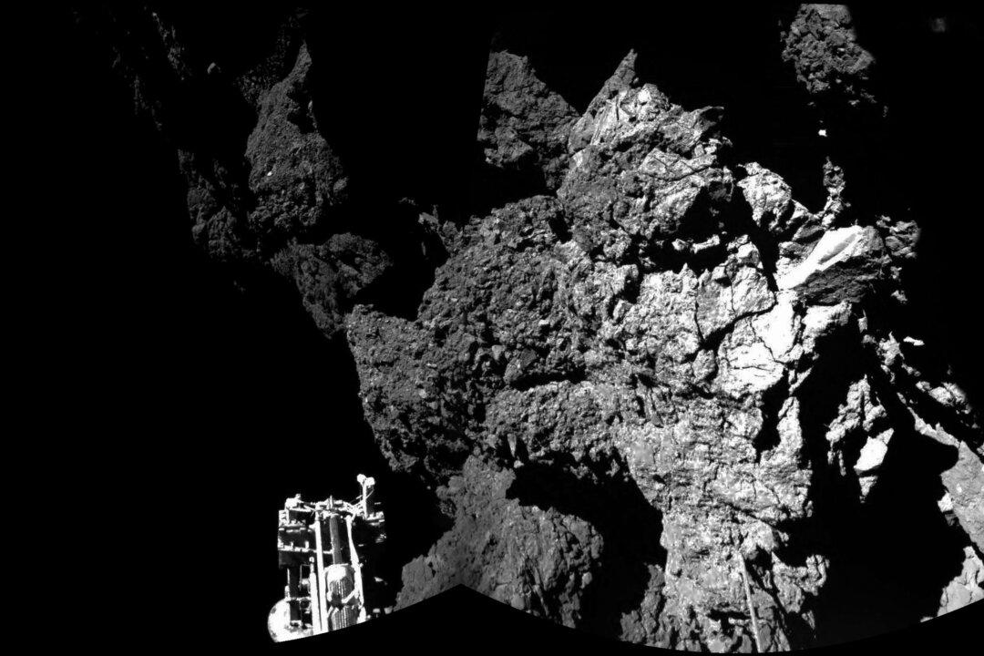 Rosetta Comet Craft Lands in Shadow, Faces Power Problems (+Videos)