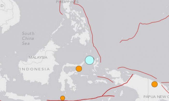 Indonesia Earthquake Today: 7.3 Quake and Aftershocks Hits Molucca Sea Near Kota Ternate; Tsunami Warning (Photos, Maps)