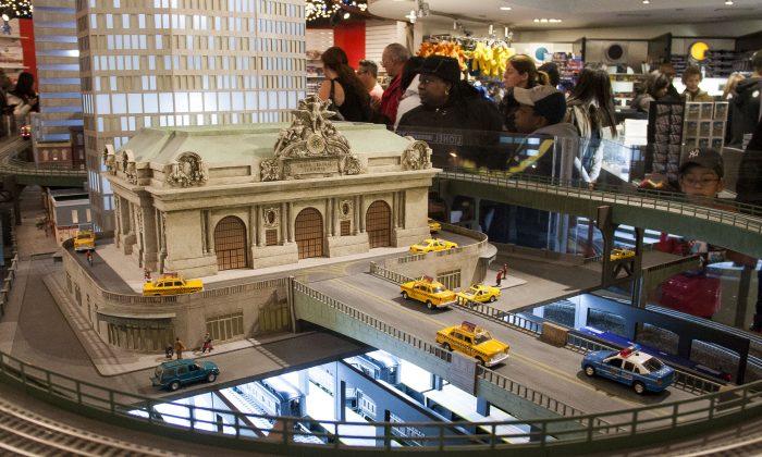 It’s Holiday Season: Grand Central Terminal Train Show Opens for 13th Year