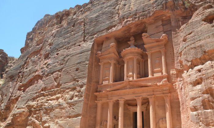 The Wonder That Is Petra, and the Best Time to See the Treasury