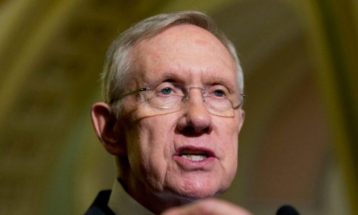 Senate Leader Harry Reid Urges Obama to Act Quickly on Immigration 