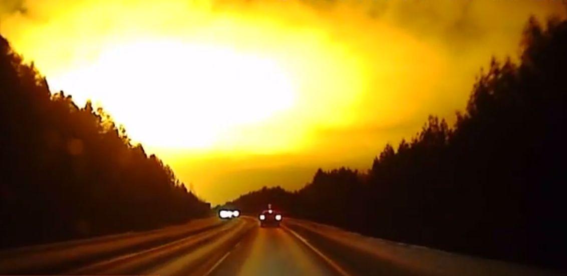 UFO? Meteor Fireball? Huge Explosion Captured on Video Over Russia’s Sverdlovsk Oblast