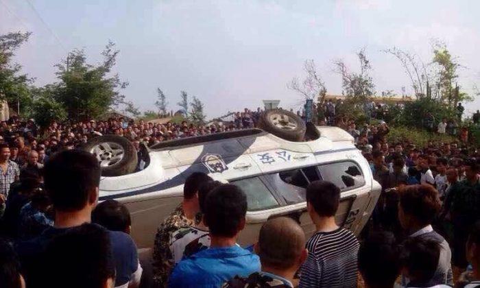 Police Clash With 10,000 Seeking to Stop Construction of Medical Center in Southern China