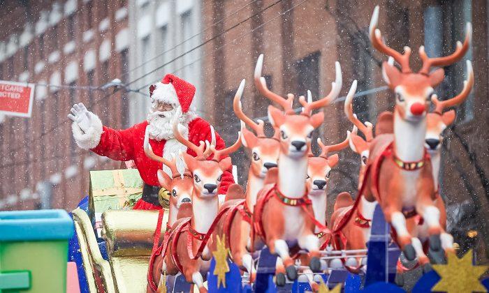Toronto’s Santa Clause Parade (Photo Gallery)