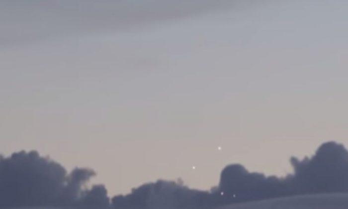 UFO Sightings 2014: Video Shows 4 ‘UFOs’ in Cloud Above Paris
