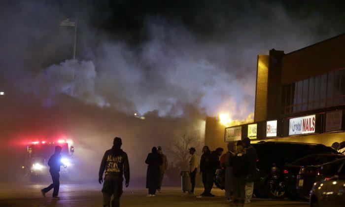 Ferguson Aircraft Ban: No Fly Zone Instituted as St. Louis Airport Shut Down From Incoming Flights