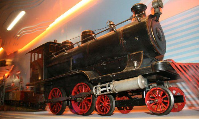 Toy Train Exhibit Opens for Holiday Season