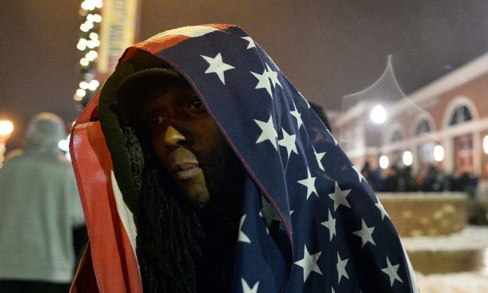 Violence Strikes Ferguson for Second Night (+Photos, Videos)