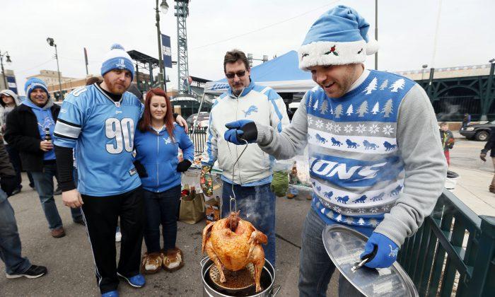 Thanksgiving 2014 Sports Schedule: Time and Channel for NFL Games, College Basketball, More
