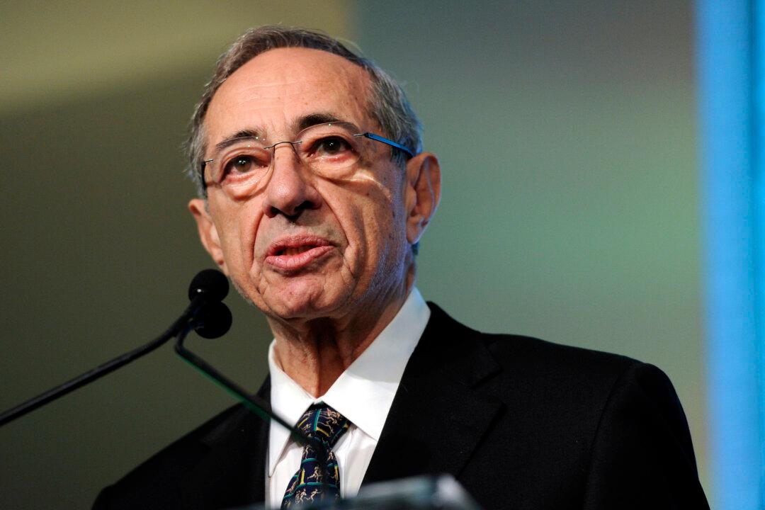 Mario Cuomo, Former New York Governor, Dead at 82 (+Photos)