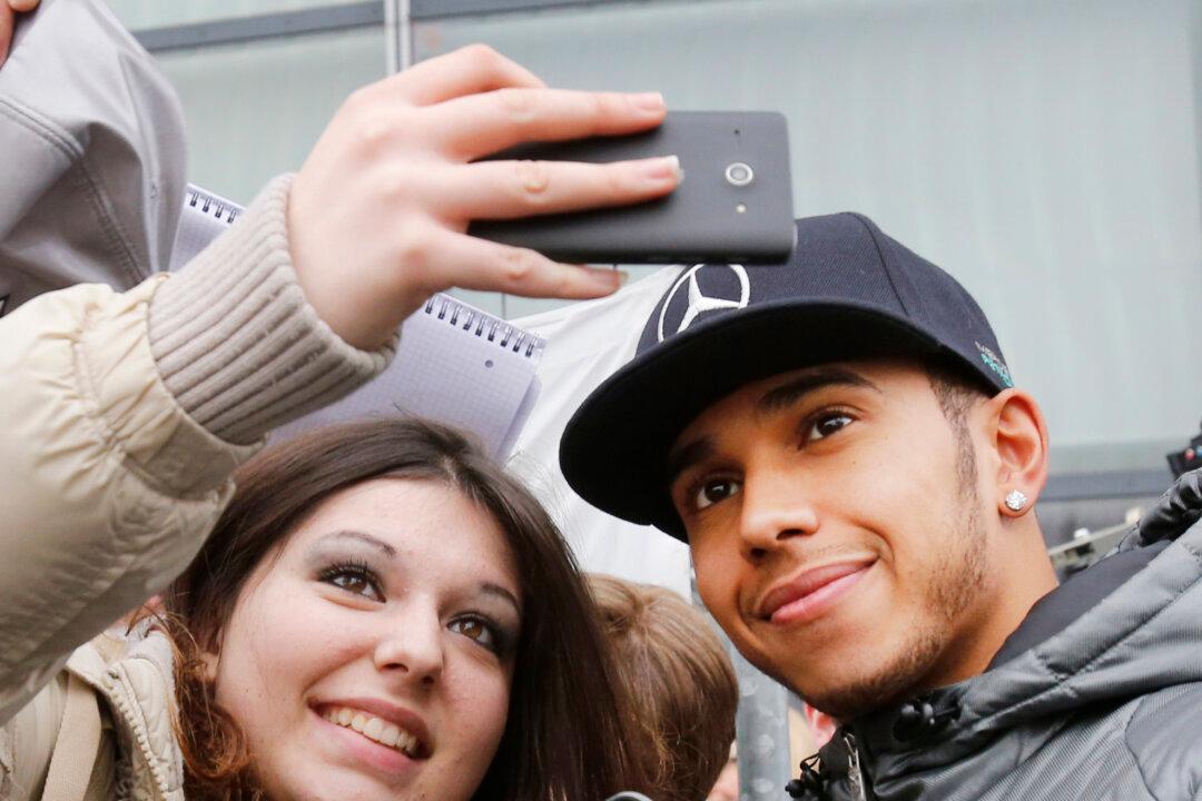 Guys Who Post Lots of Selfies More Likely to Think of Themselves as Better Than Others: Study