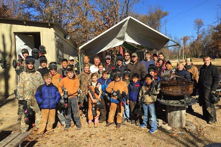 Jim Bob Duggar and Family Play Paintball Against Bates Family (+Pictures)