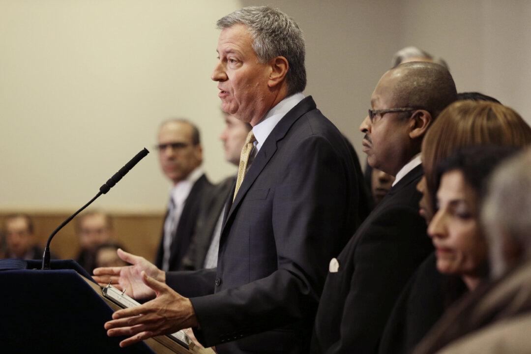 US City Mayors Promise to Get Immigrants Signed Up for President’s Executive Action