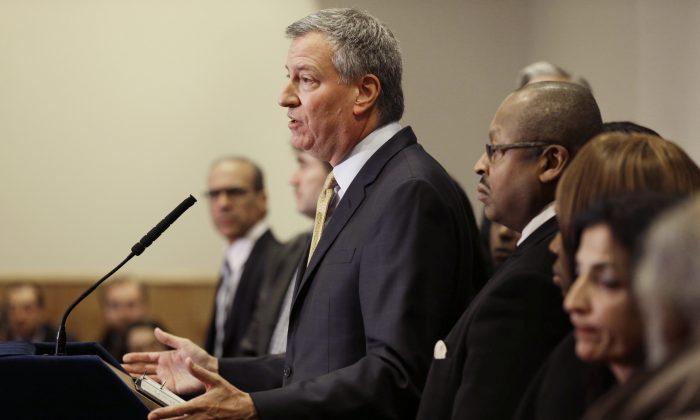 US City Mayors Promise to Get Immigrants Signed Up for President’s Executive Action