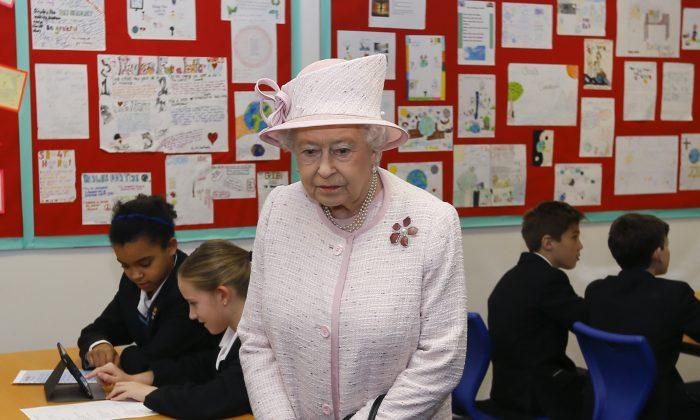Queen Elizabeth II: New Mayor in Victoria, Canada Refuses to Swear Oath to Queen