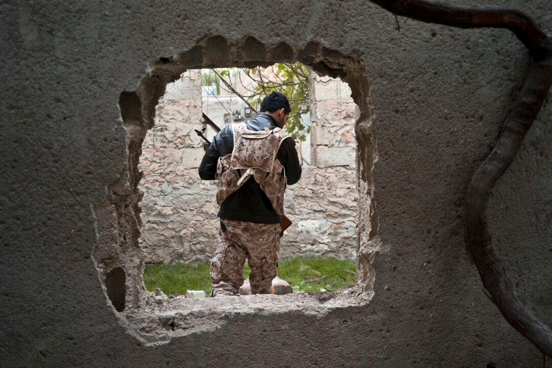 Kurdish Forces Lift ISIS Siege on Mount Sinjar, Advance in Syria and Iraq