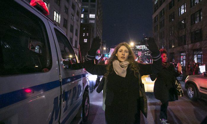 Thousands Marched Across New York to Protest Eric Garner’s Death (+Photogallery)