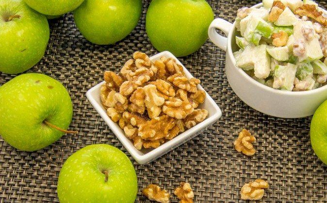 13 Healthy Reasons to Eat More Walnuts