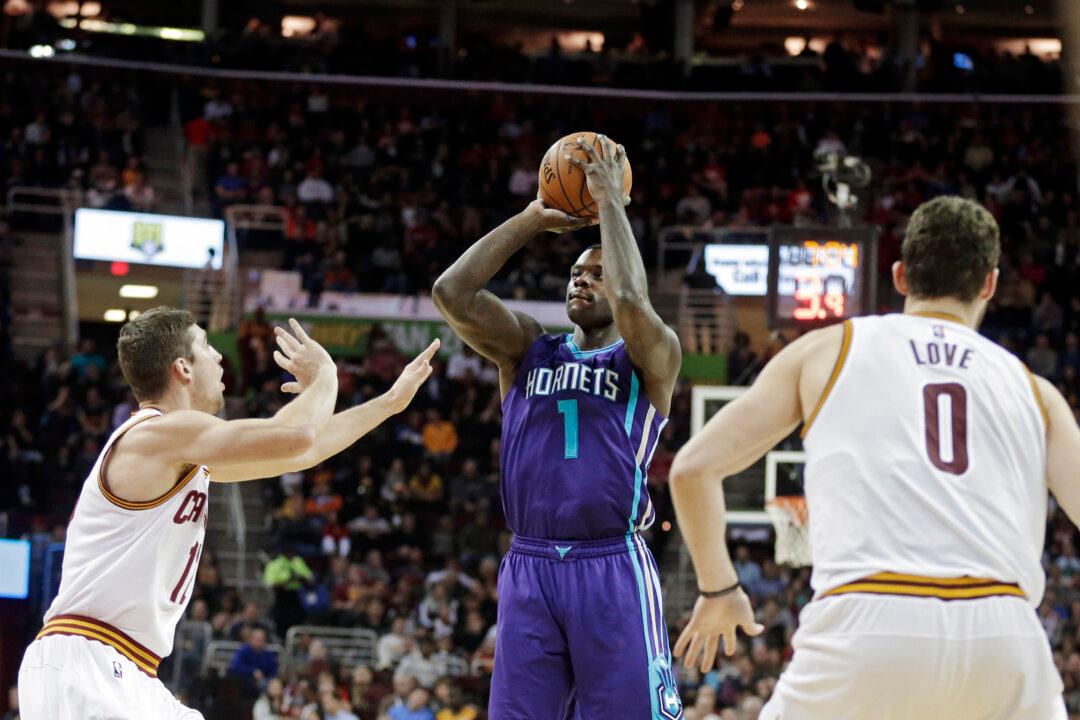 Indiana Pacers: Owner Approves Lance Stephenson Trade, Larry Bird to Decide