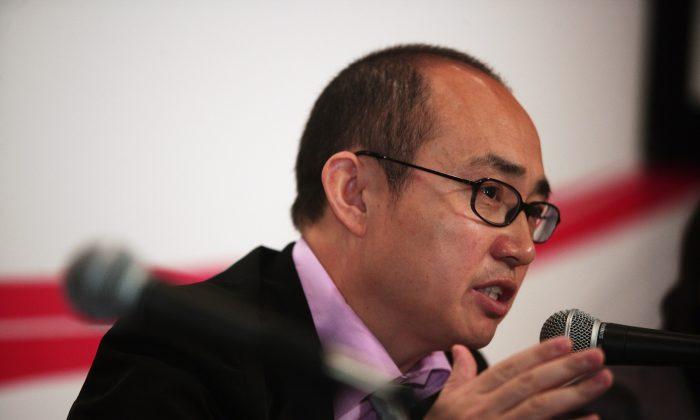 Member of Chinese Business Elite Calls for an End to Internet Blockade