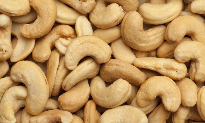 Cashews Sold at Walmart Stores Recalled Due to Potentially ‘Life-Threatening’ Undeclared Allergens: FDA