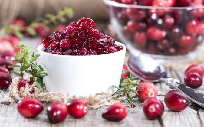 How to Make Healthy Cranberry Sauce
