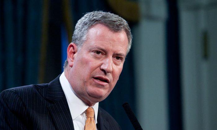 De Blasio’s Overall Approval Rating Holds Steady, Says Poll