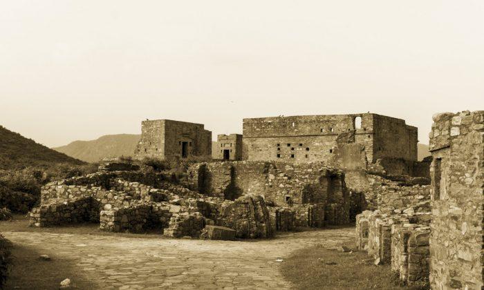 The Ghost City of Bhangarh and the Curse of the Holy Man