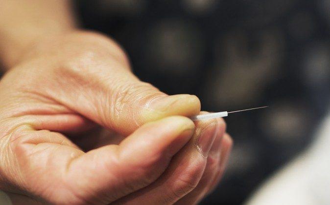 Acupuncture Eases Alcohol Cravings