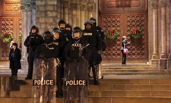 Ferguson Protesters Try to Storm St. Louis Police Headquarters with ‘Eviction Notice’: Reports