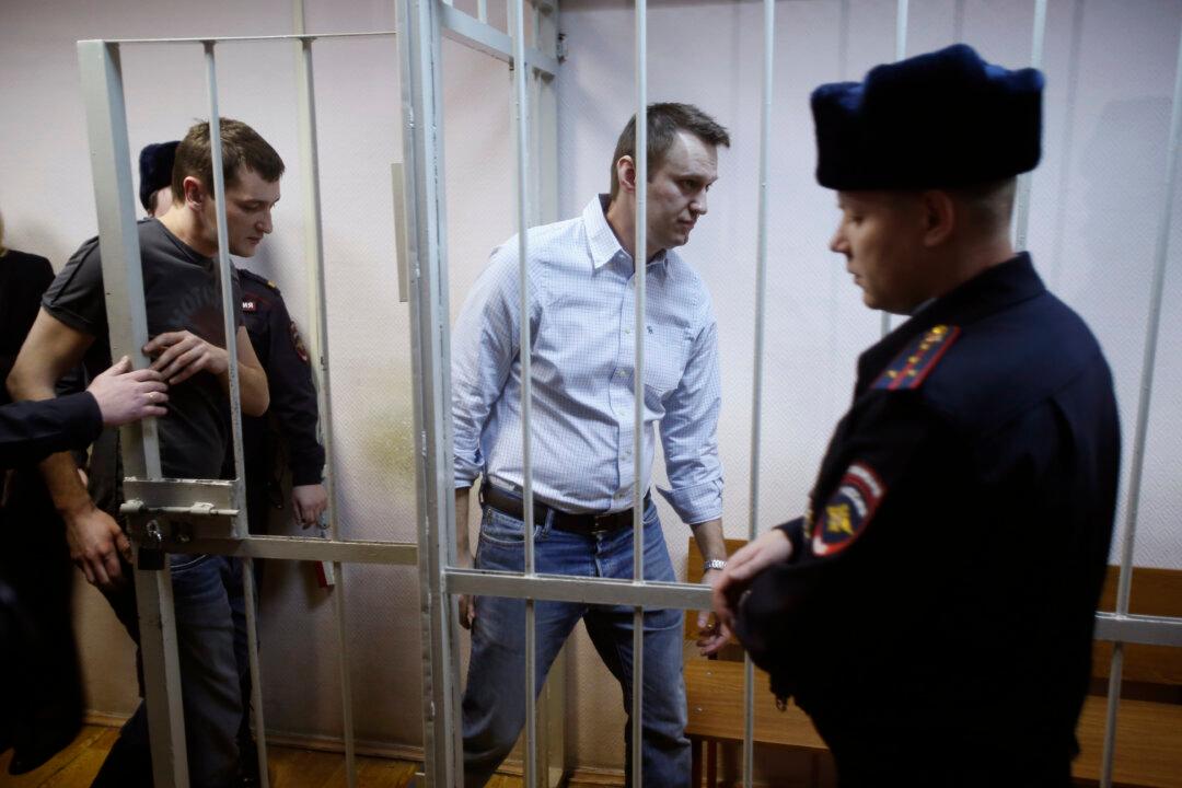 Moscow: Hundreds Protest in Manezh Square After Alexei Navalny Arrested (Photos, Video)