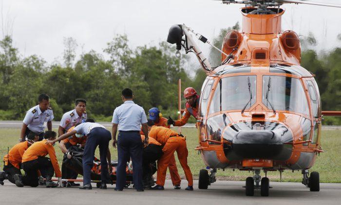 AirAsia Crash: Wreckage Possibly Found, Bodies Being Identified (Photos)