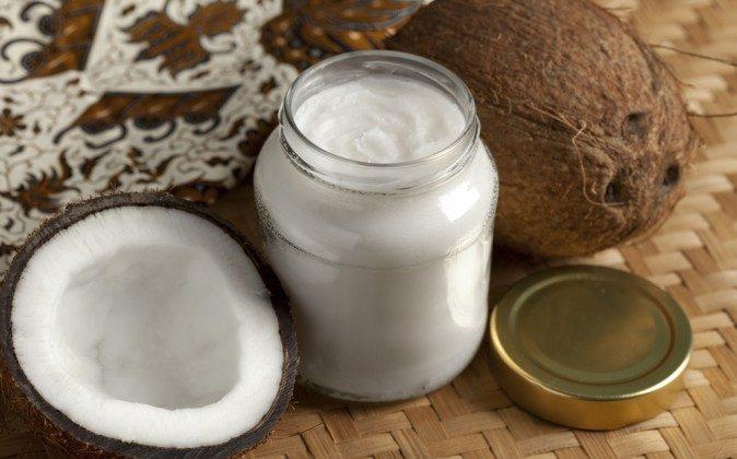 Your Guide to At-home Coconut Oil Beauty Products