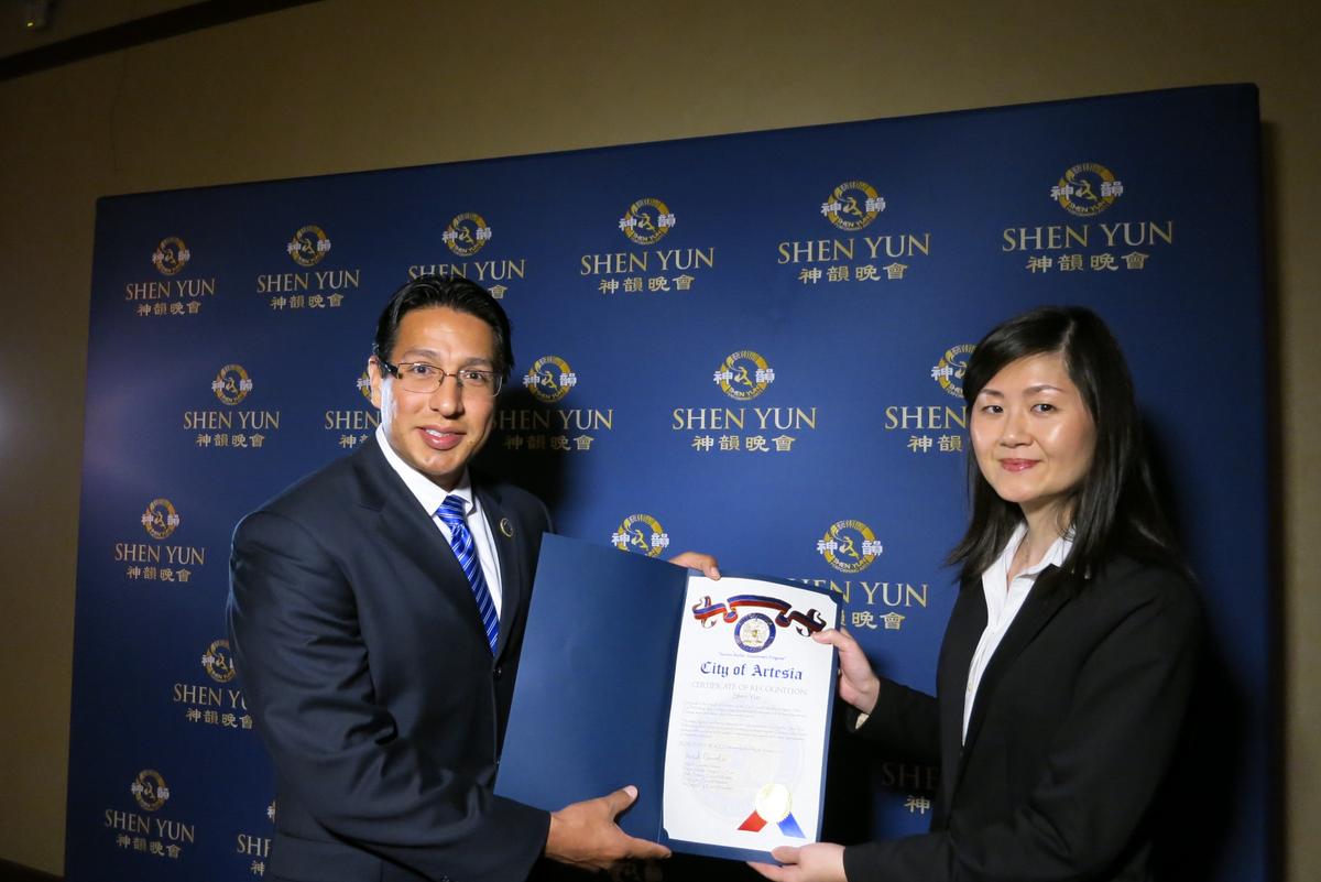 Mayor: Shen Yun Brings ‘Hope for Humanity’