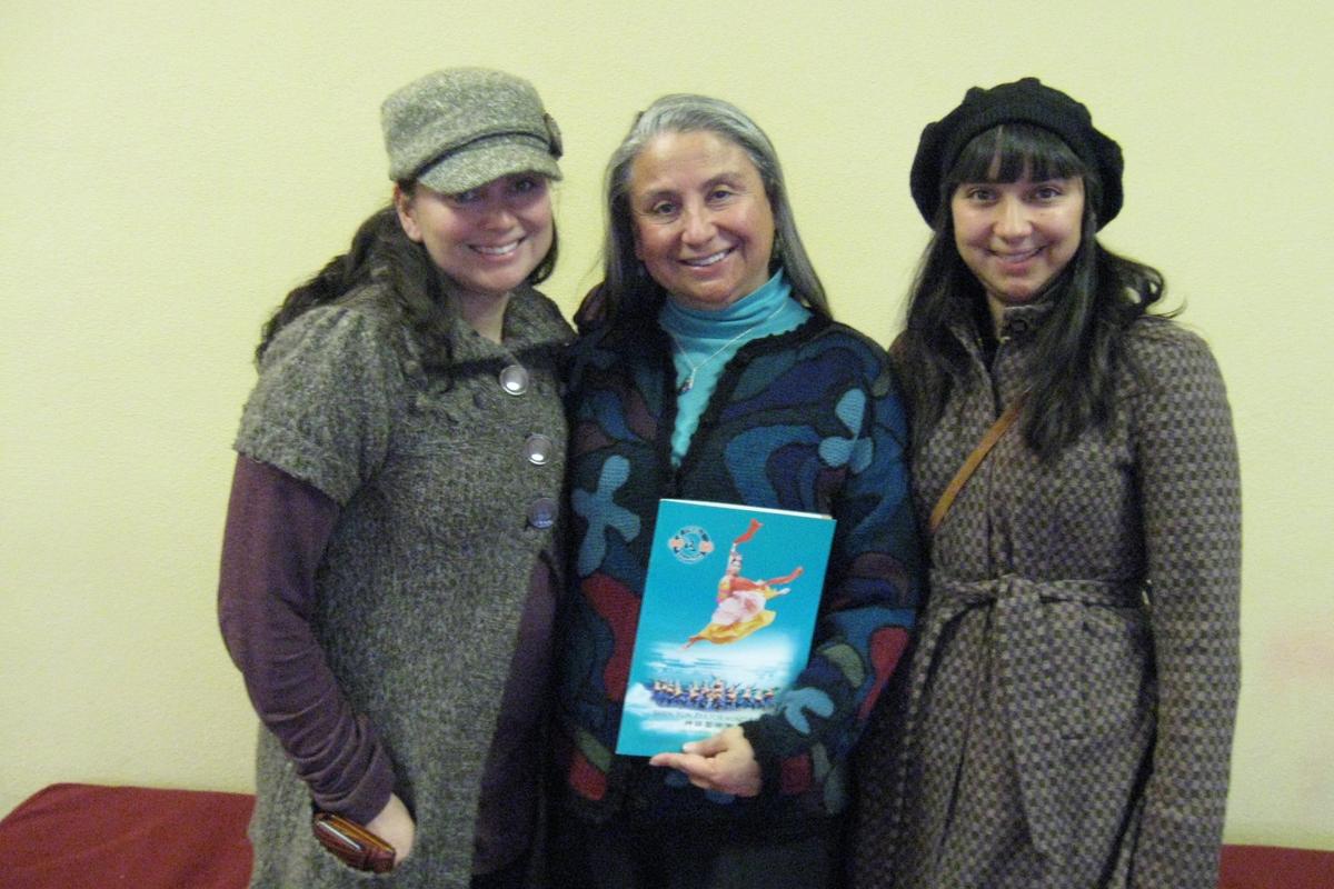 Family Sees Beauty In All Aspects of Shen Yun