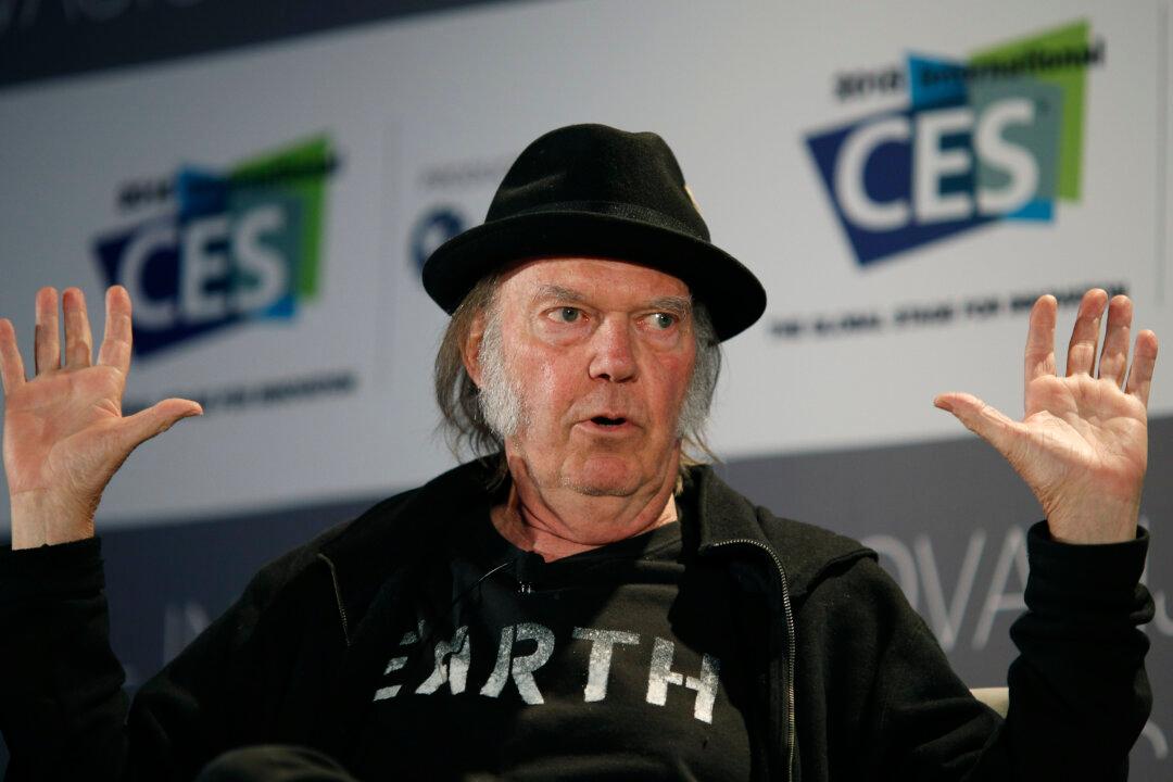 Spotify To Take Down Neil Young’s Music After His Joe Rogan Ultimatum
