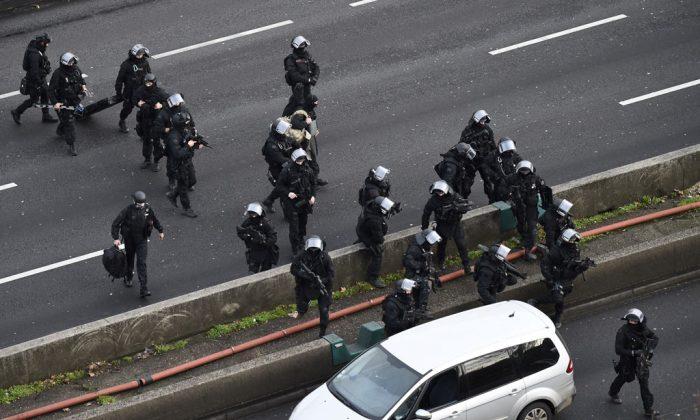 Paris Gunman: Hostages Die If Police Storm Terror Brothers