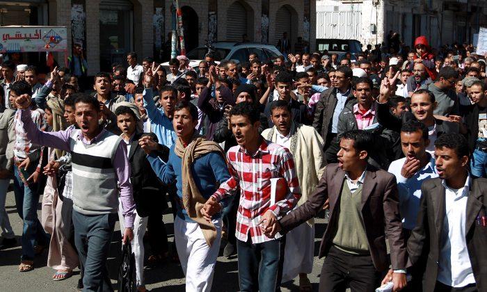 Thousands Protest in Yemen Against President, Shiite Houthis