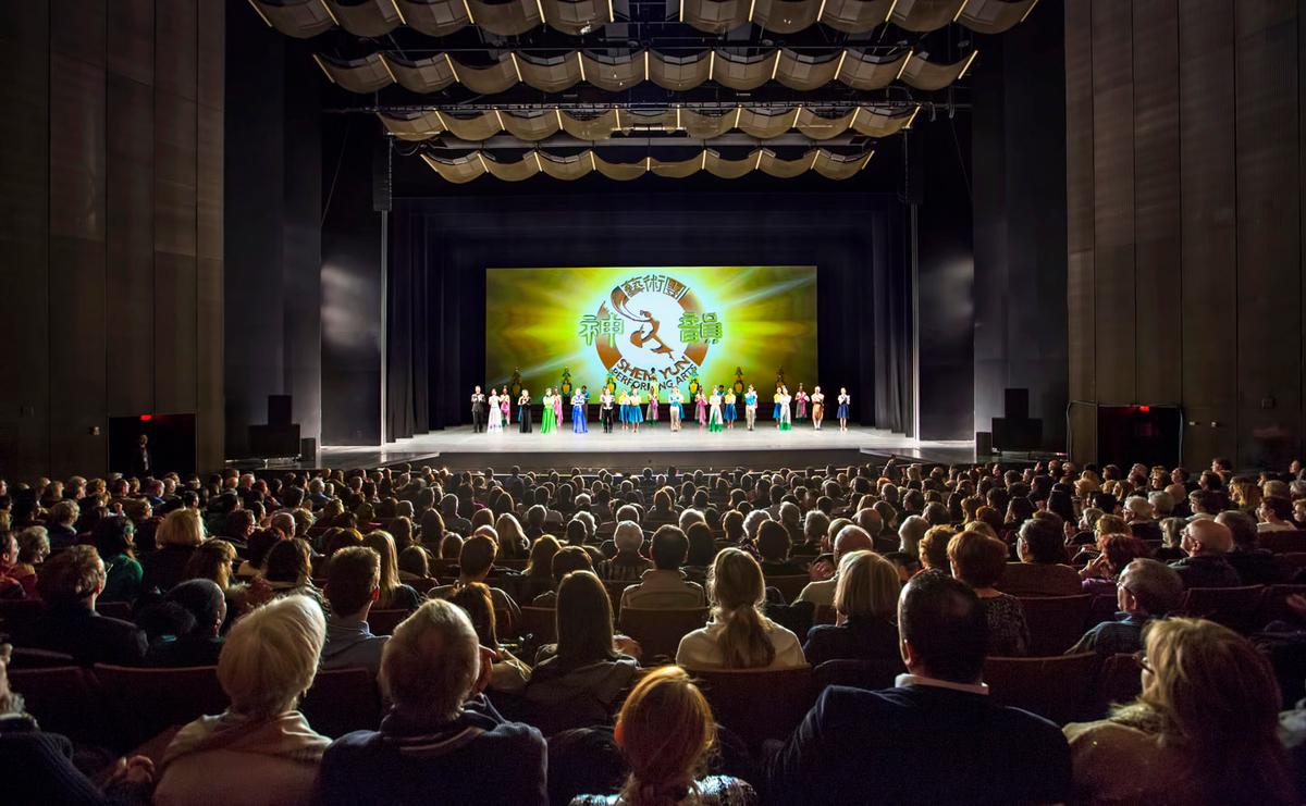 Publisher Inspires People to see Shen Yun 