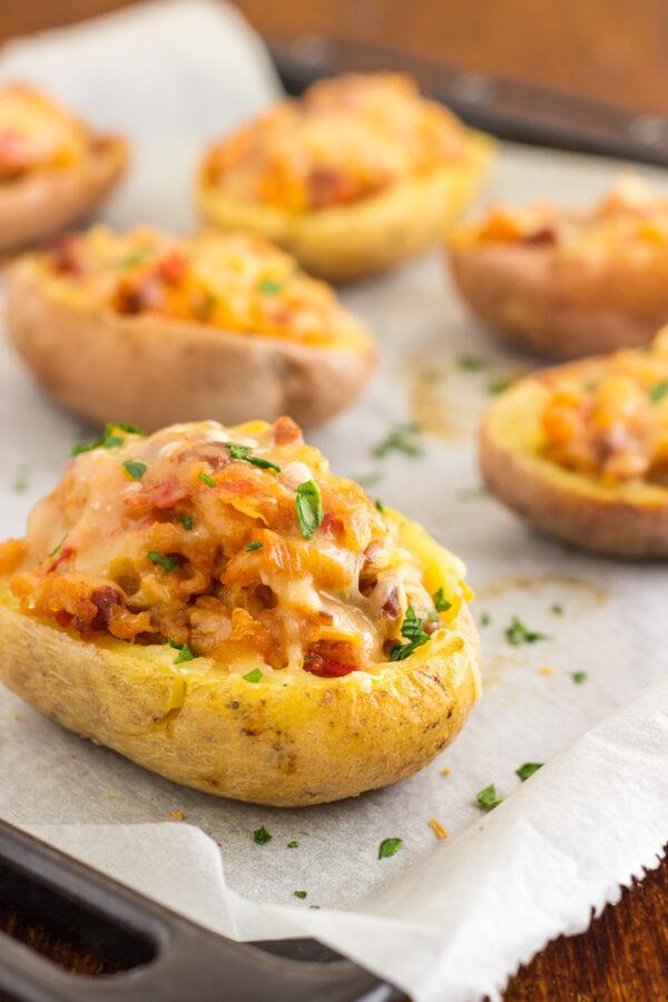 Give dry leftover baked potatoes a new life as twice-baked potatoes. (Siim79/Shutterstock）